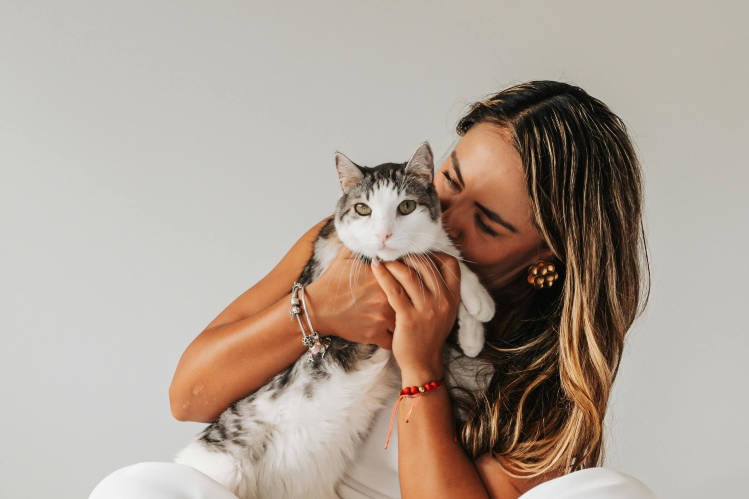 I gatti sanno cosa sono i baci? La verità sul linguaggio dell'affetto felino